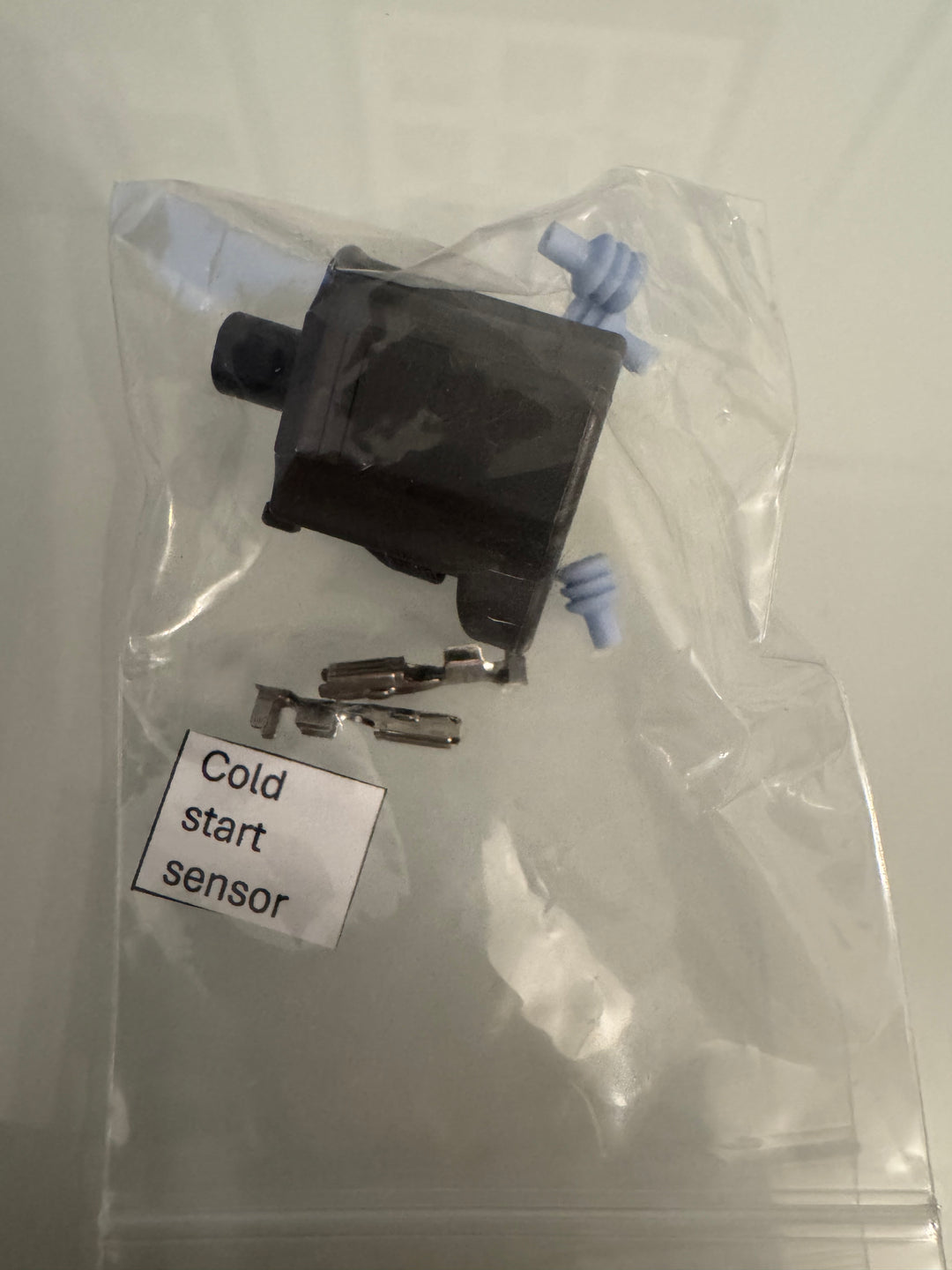 3FE FJ62 FJ80 coolant temp sensor EFI temp sensor fuel pressure sensor land cruiser toyota 89422-20010 83420-20020 89462-20040 89428-14070 landcruiser thermostat housing toyota denso sumitomo yazaki oem 