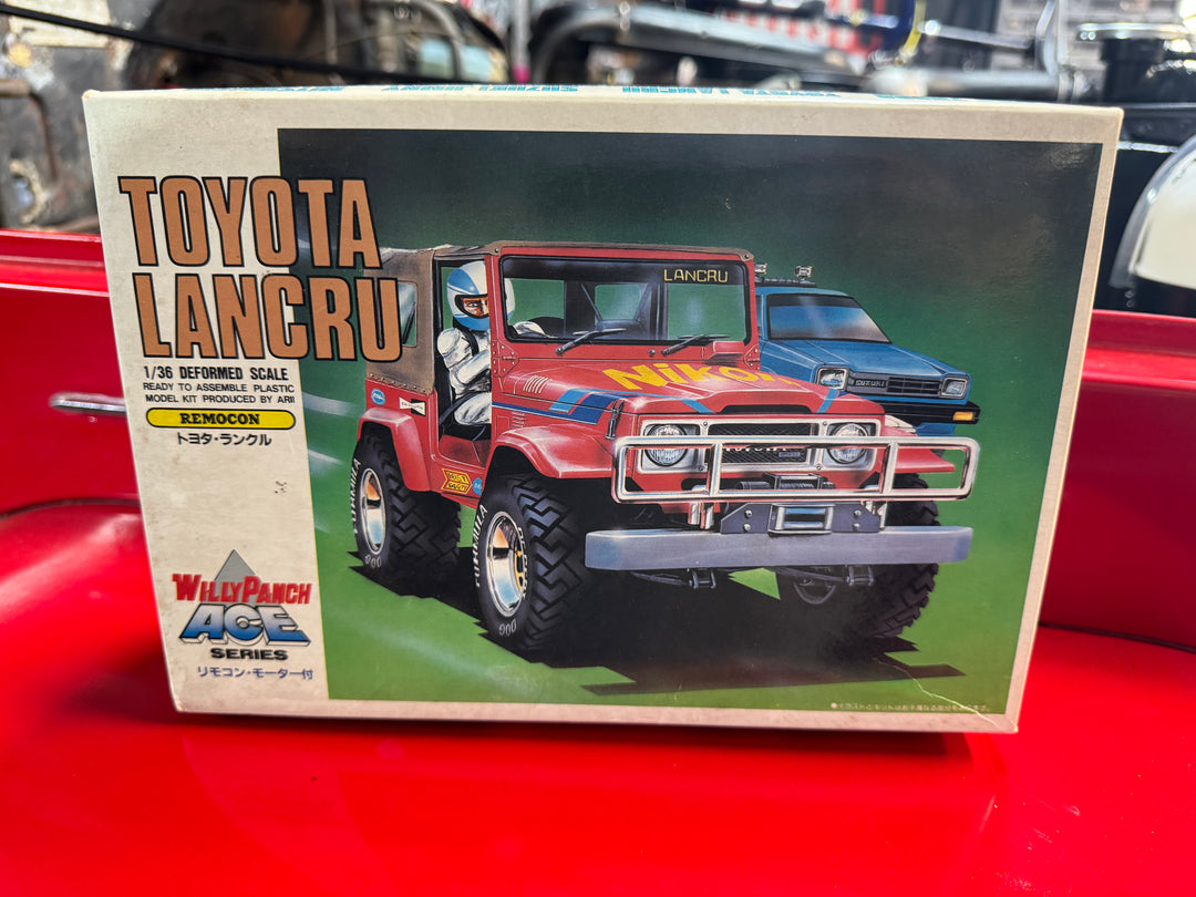 FJ40 TOYOTA land cruiser toy model vintage NOS collectible collectable