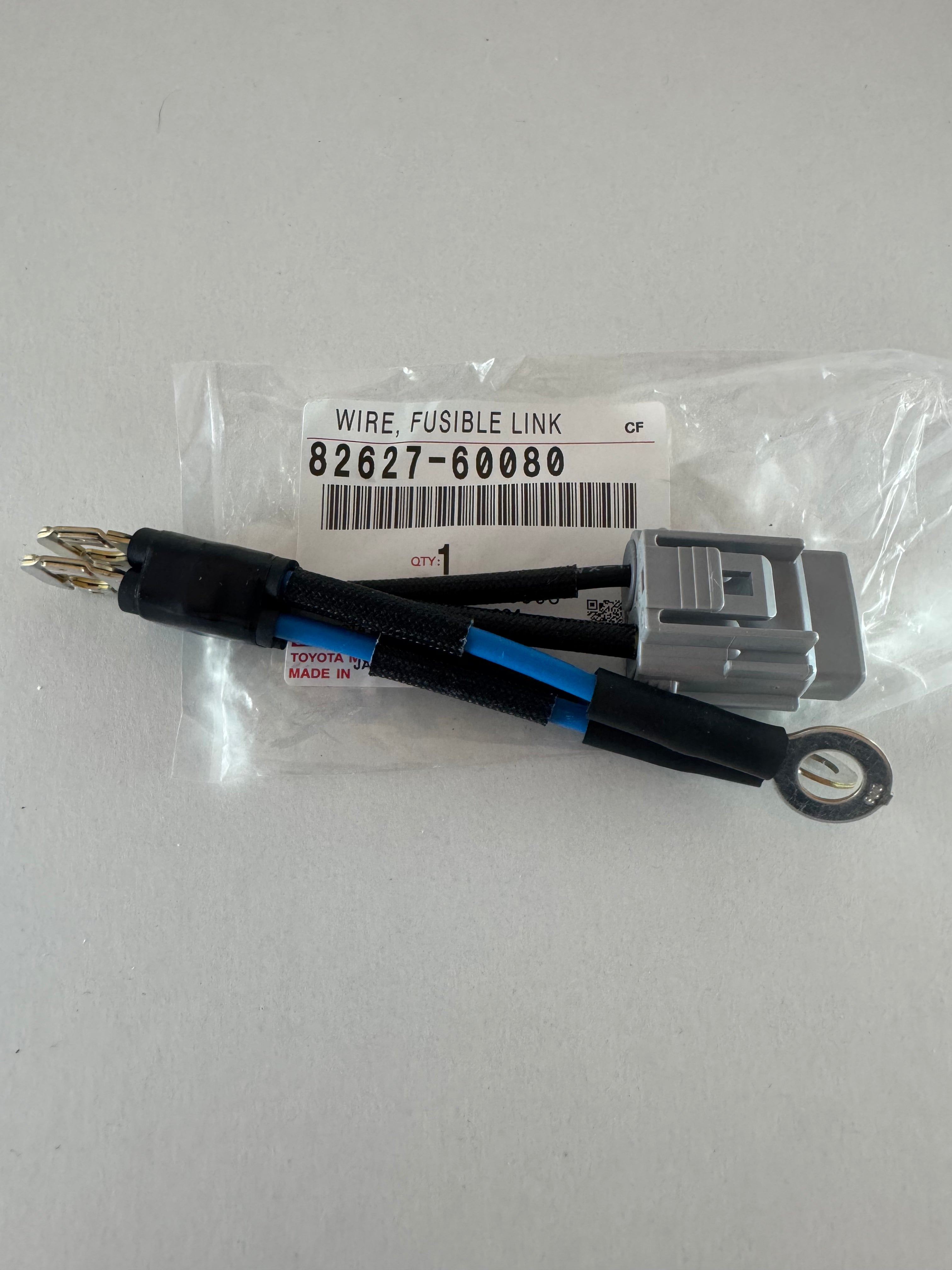 New OEM fusible link for the 1995, 1996, 1997 and 1998 HDJ80 and HZJ80 series Toyota Land Cruiser. 82627-60080
